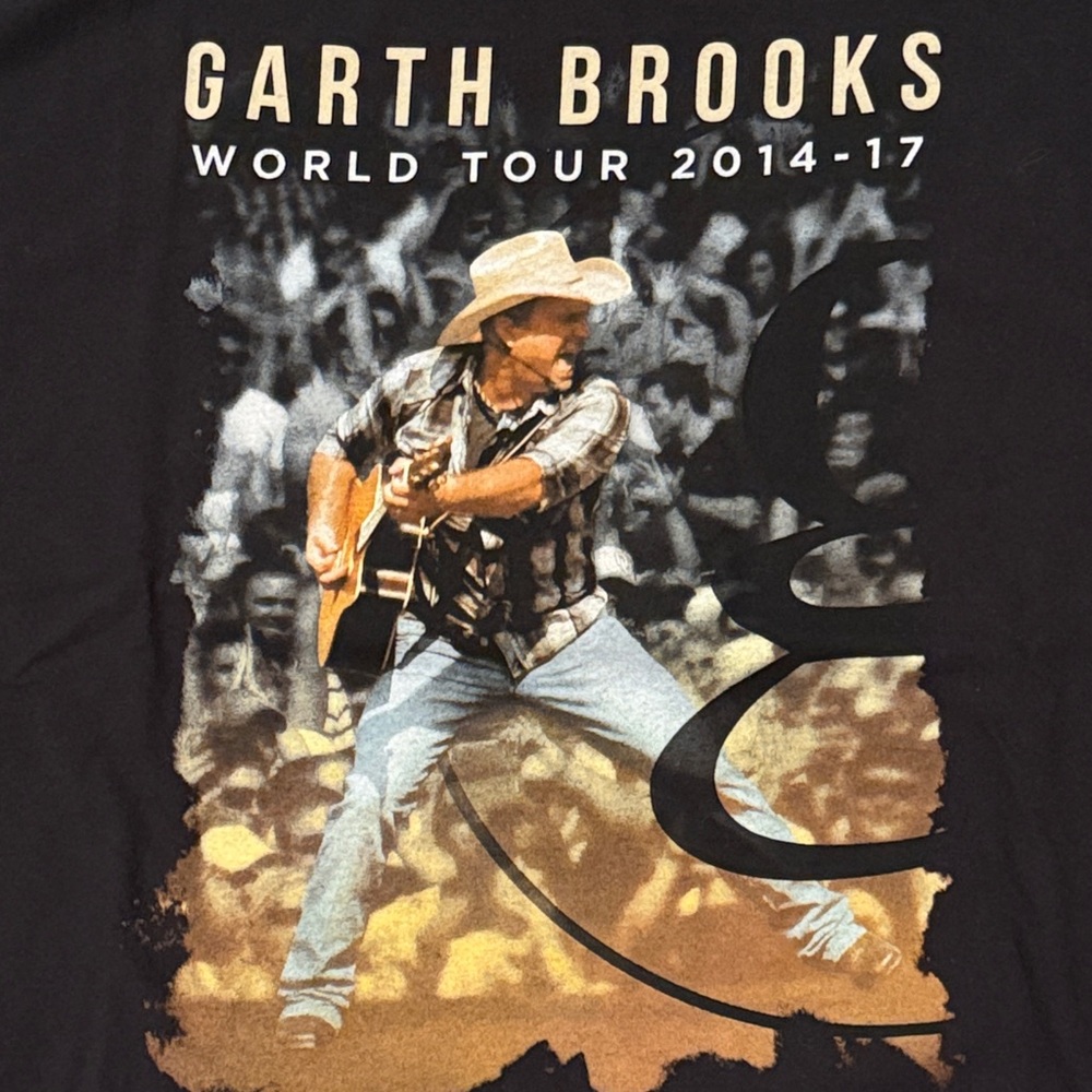 Garth Brooks World Tour 2014-17 Graphic Tee - vintage band t-shirt country music